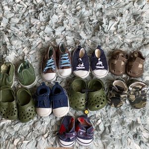 9 pairs of newborn shoes. Absolutely adorable 😍